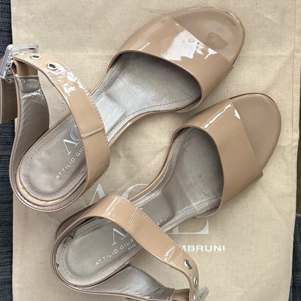 AGL, Tan Sandals with Glossy Finish and Block Heel